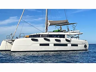 Dufour Catamaran 48 - External image