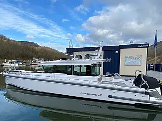 Axopar 37 XC Cross Cabin - External image