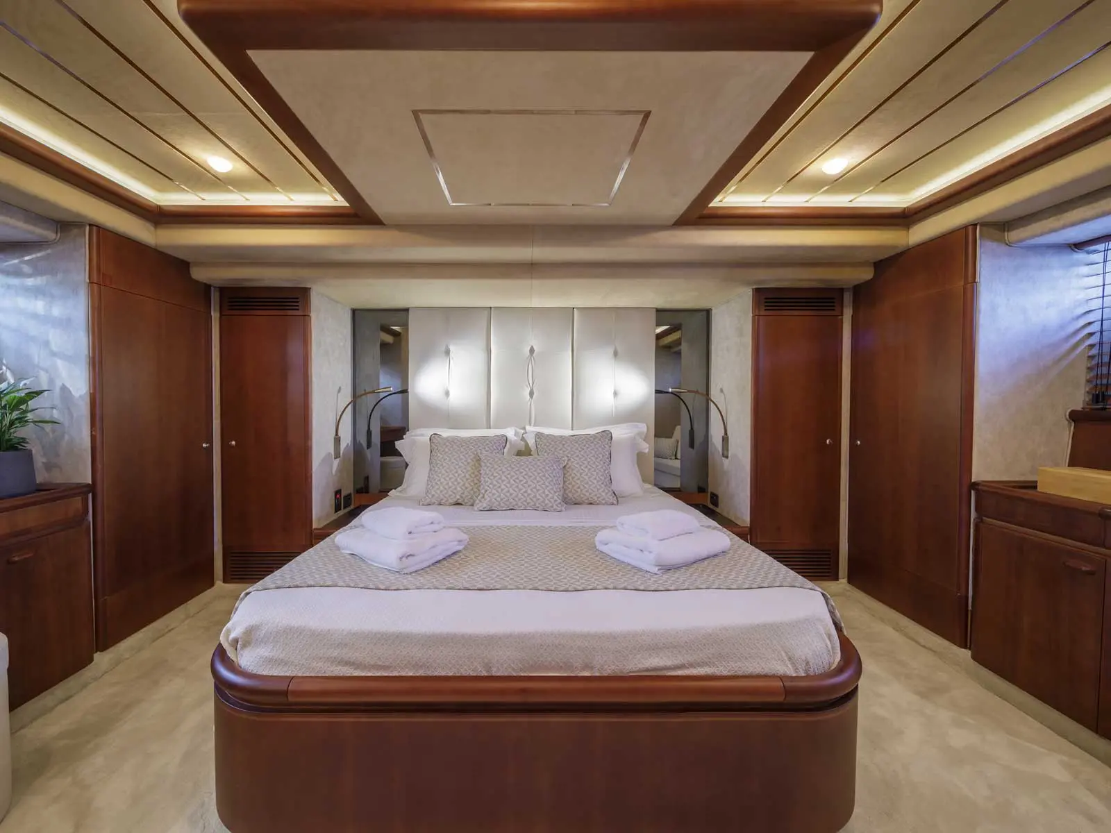Ferretti 72 Motor Yacht