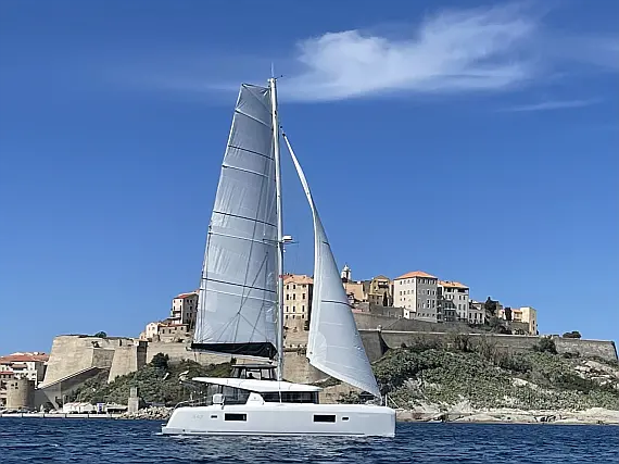 Lagoon 42