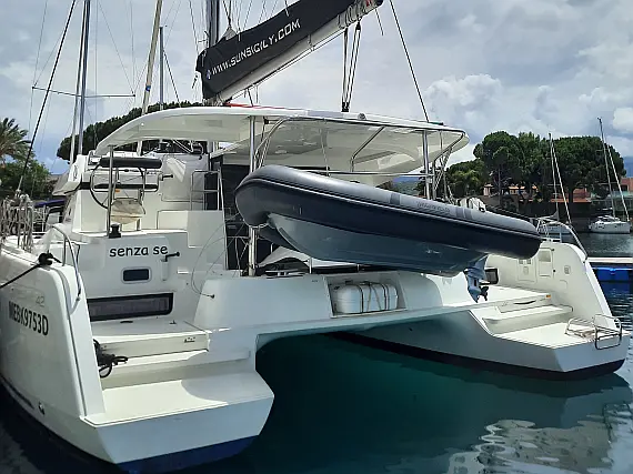 Lagoon 42