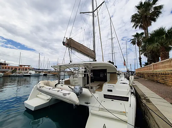 Lagoon 42