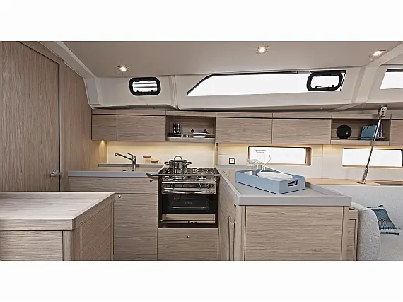 Oceanis 38.1 - Internal image