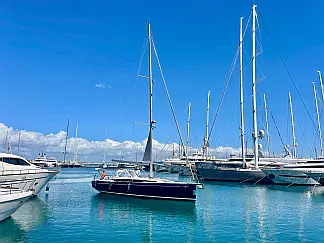 Bavaria C46 - External image