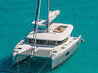 Lagoon 42 - External image