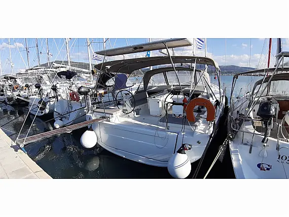 Oceanis 46.1 - External image