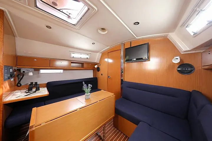 Bavaria Cruiser 36 - 
