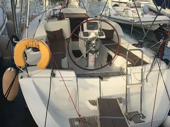 Sun Odyssey 33i (2 cab.)