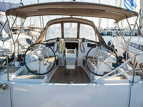 Sun Odyssey 419 (3 cab.)