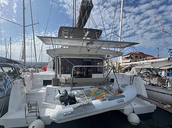 Bali 4.4  (4 + 2)
