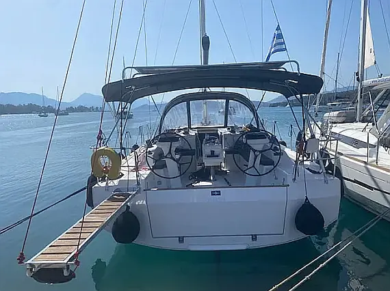 Bavaria C42 (3 cab.)