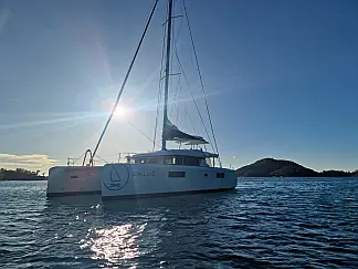 Lagoon 52 - External image