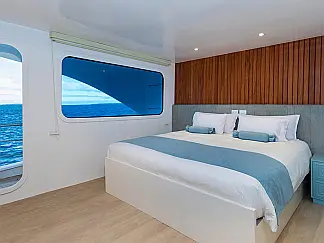 Power Cat - Ocean Spray Cabin - External image