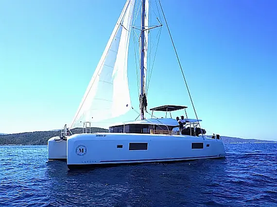 Lagoon 42