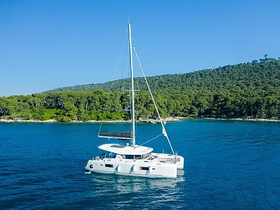 Lagoon 42