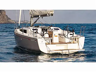 Oceanis 34.1 - External image
