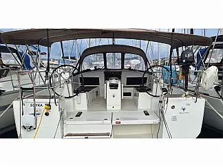 Sun Odyssey 440 - External image