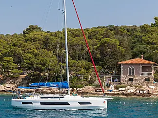 Sunsail 44.4 - External image