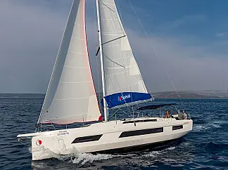 Sunsail 44.3 - External image