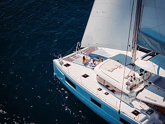 Lagoon 46 - External image