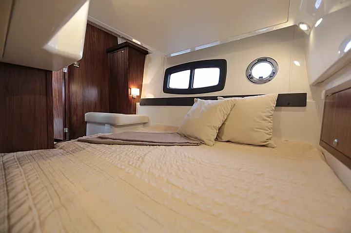 Grandezza 34 OC - stern cabin