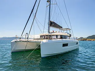 Lagoon 43 - External image