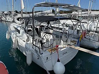 Oceanis 34.1 - External image