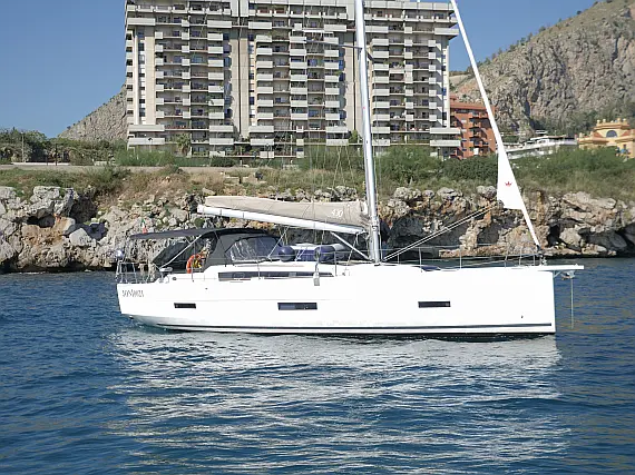 Dufour 430