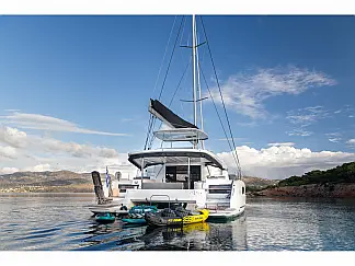 Lagoon 51 - External image