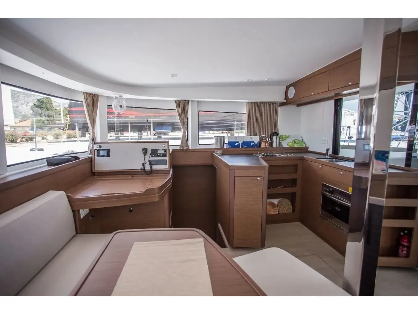 Lagoon 42 Ariel 3 interior