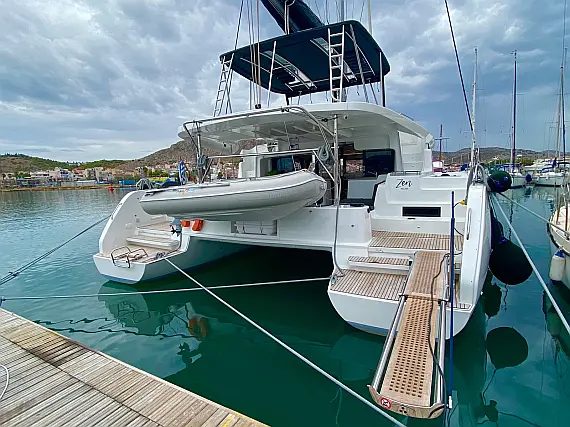 Lagoon 46(12 PAX)