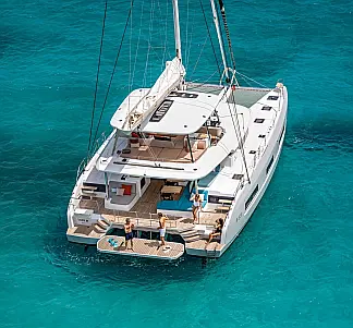 Lagoon 55 - External image