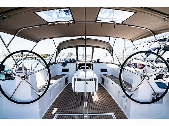 Sun Odyssey 519