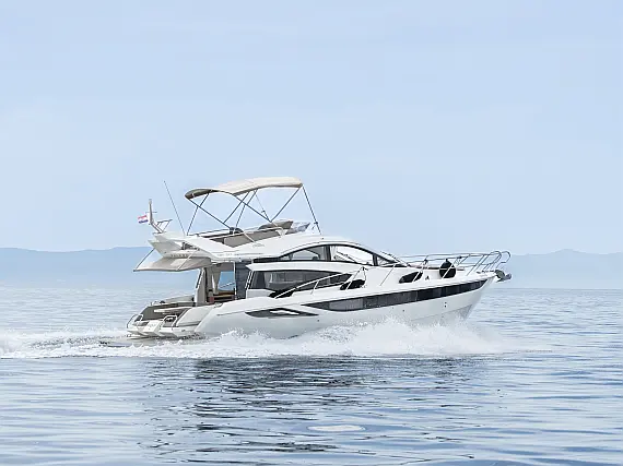 Galeon 430 Skydeck