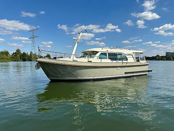 Linssen Grand Sturdy 34.9 Sedan[G]
