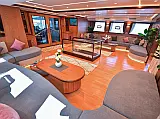 Custom Built 333 - Internal image