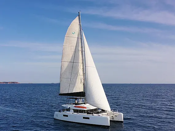 Lagoon 52