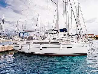 Bavaria Cruiser 37 B - External image