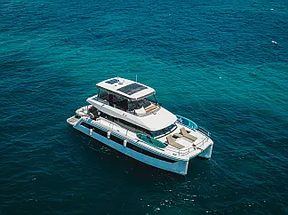 Fountaine Pajot MY6 - External image