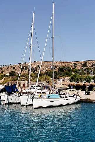 Sun Odyssey 479 - External image