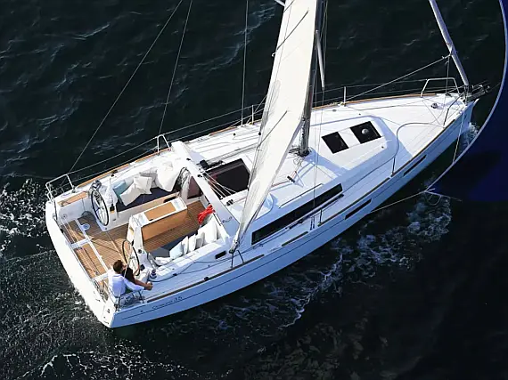 Oceanis 35