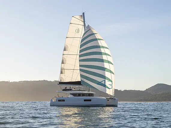 Lagoon 43