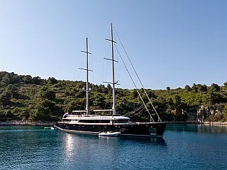Luxury Sailing Yacht - External image