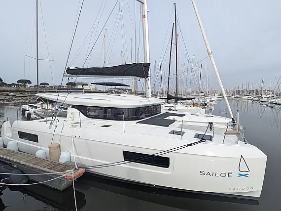 Lagoon 43