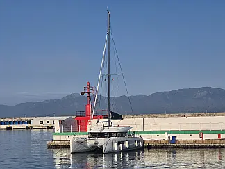 Lagoon 40 - External image