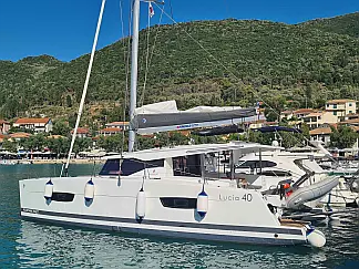 Lucia 40 (4 cab.) - External image