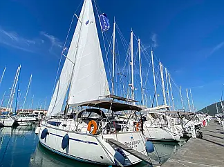 Bavaria Cruiser 46 (4 cab.) - External image