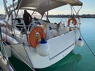 Sun Odyssey 410 (3 cab.) - External image