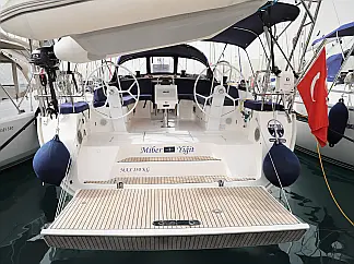 Bavaria Cruiser 46 - External image