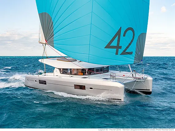 Lagoon 42 12 pax